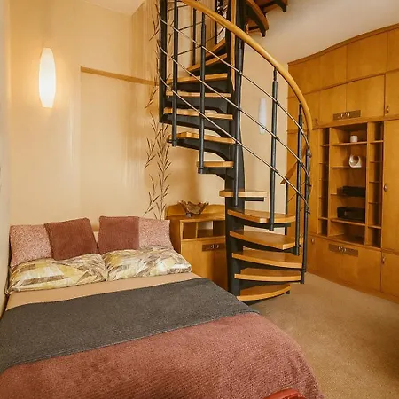 Maisonette In The Center Of - Samcova Praha