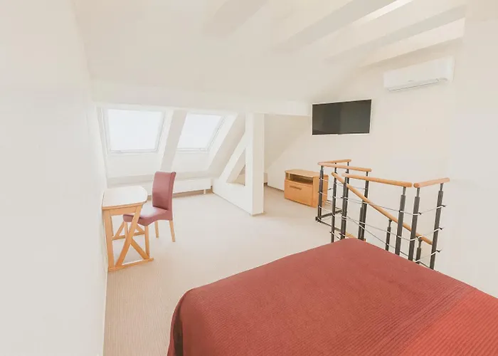 Maisonette In The Center Of - Samcova * براغ