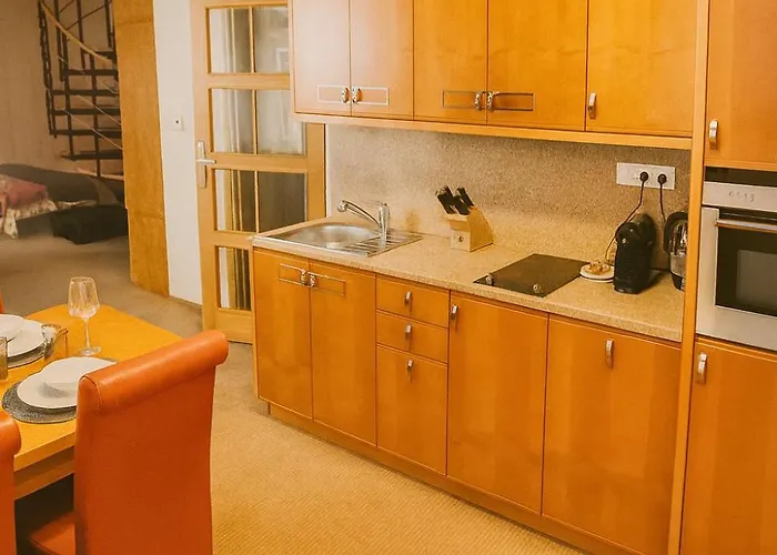 Maisonette In The Center Of - Samcova